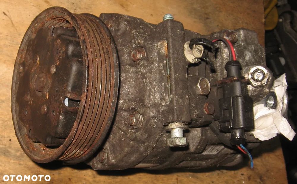 kompresor klimatyzacji AUDI A4 A6 4B0260805H sprężarka - 3
