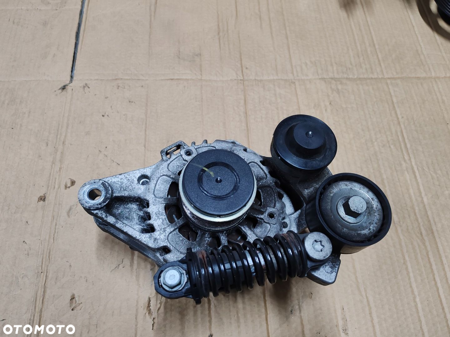 Alternator 37300-2u200 1.6 CRDi D4FE Kia Ceed III 18- - 3