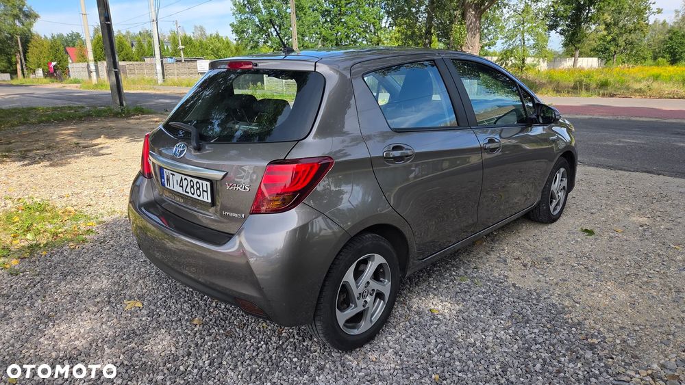 Toyota Yaris Hybrid 100 Dynamic - 7