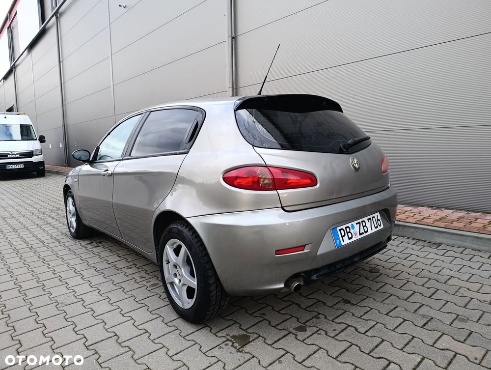 Alfa Romeo 147 1.6 ECO Sportiva - 18