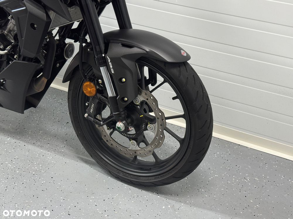Honda CB - 11