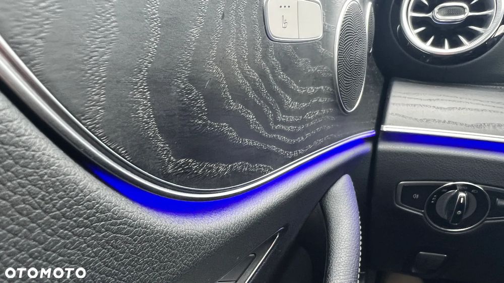 Mercedes-Benz Klasa E - 19