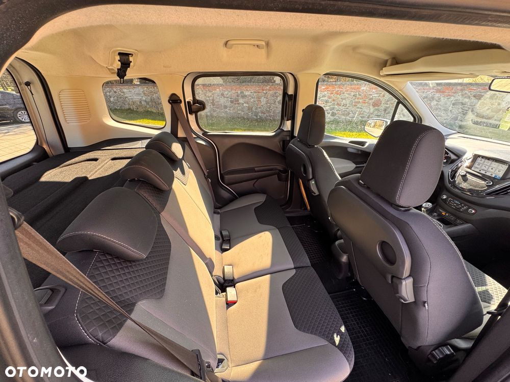 Ford Tourneo Courier 1.5 TDCi Titanium - 10