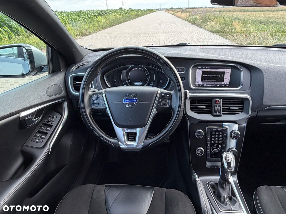 Volvo V40 D3 R Design - 7