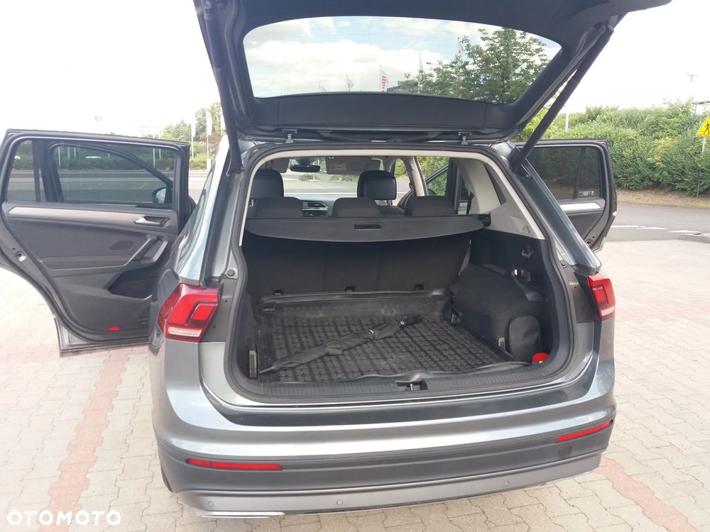 Volkswagen Tiguan Allspace 2.0 TDI 4Mot SCR Comfortline DSG - 9