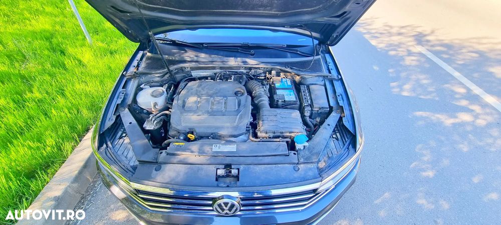 Volkswagen Passat 2.0 TDI DSG Highline - 24