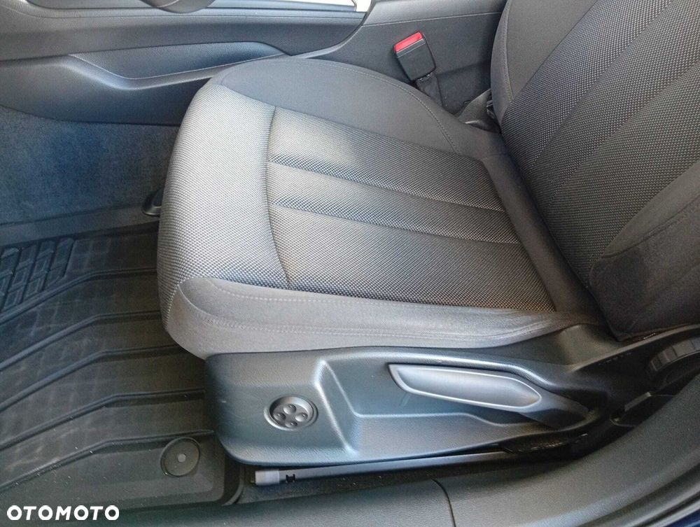 Audi A4 Limousine - 13