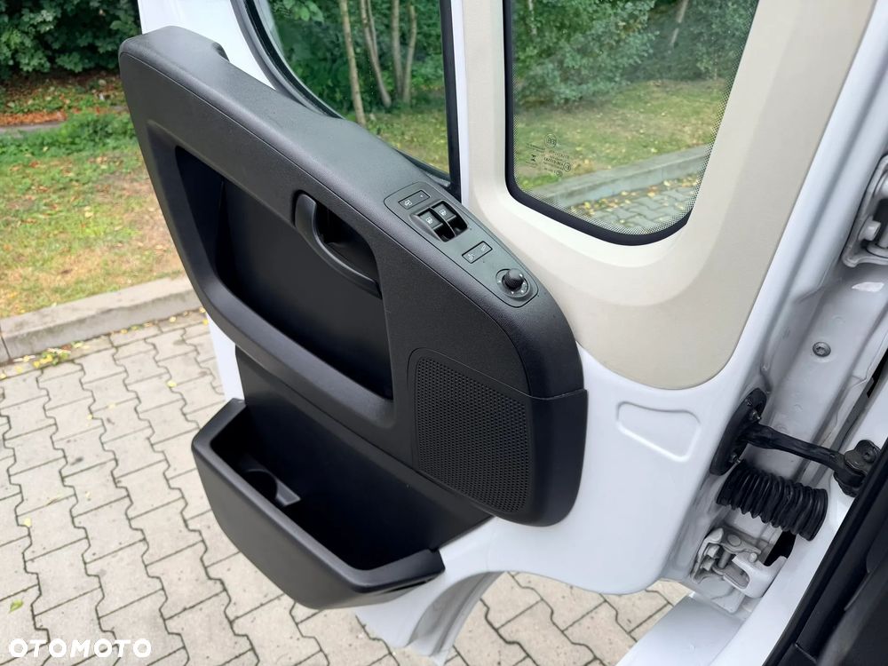 Opel Movano - 11