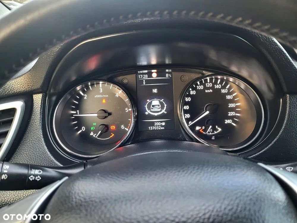 Nissan Qashqai 1.5 dCi Tekna - 16