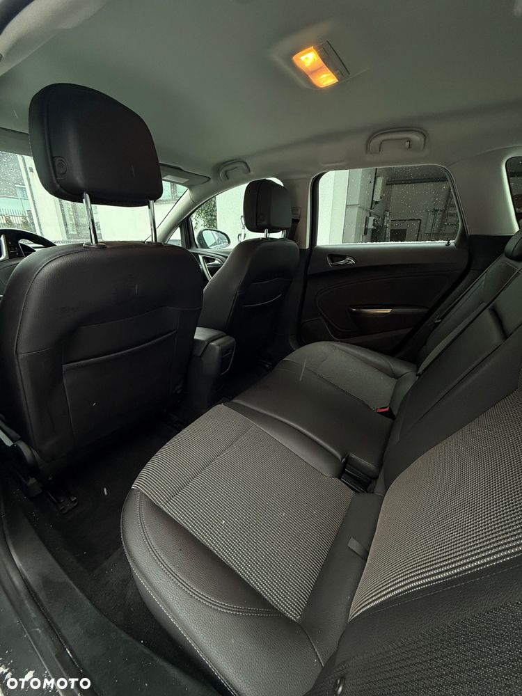 Opel Astra 1.4 T Cosmo - 15