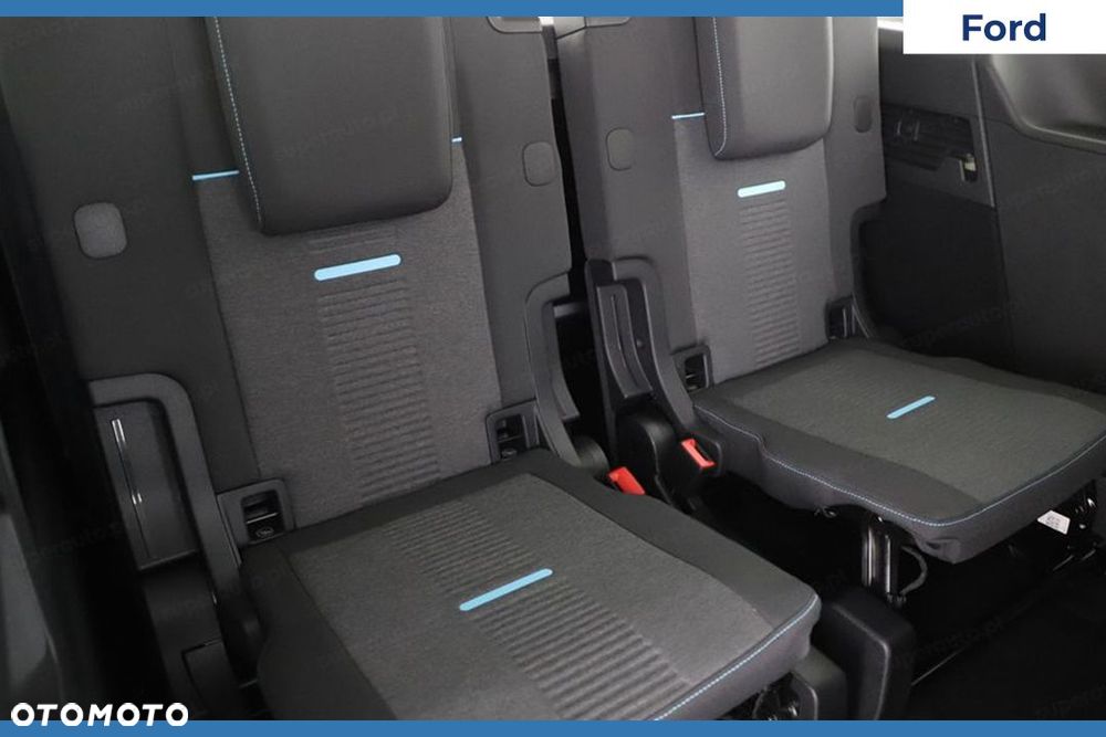 Ford Tourneo Connect - 11