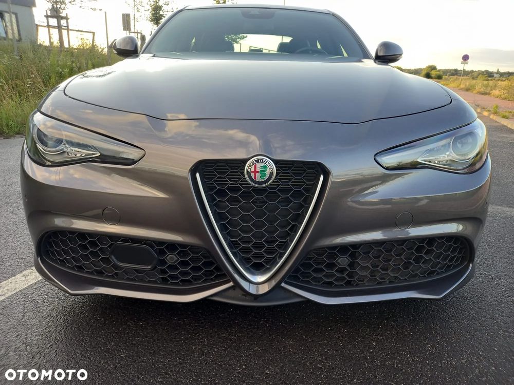 Alfa Romeo Giulia - 5