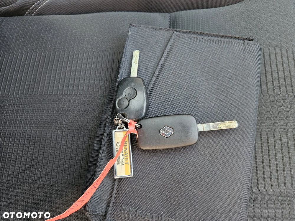 Renault Clio 1.2 16V 75 Grandtour Expression - 27