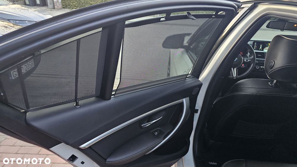 BMW Seria 3 340i xDrive Edition M Sport Shadow - 13