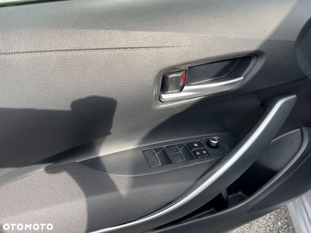 Toyota Corolla 1.8 Hybrid Comfort - 22