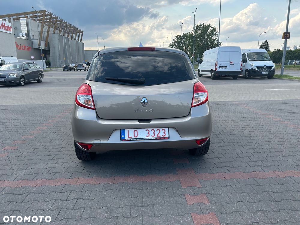 Renault Clio 1.6 16V GT - 8