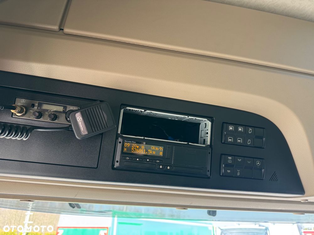 Mercedes-Benz Actros - 28