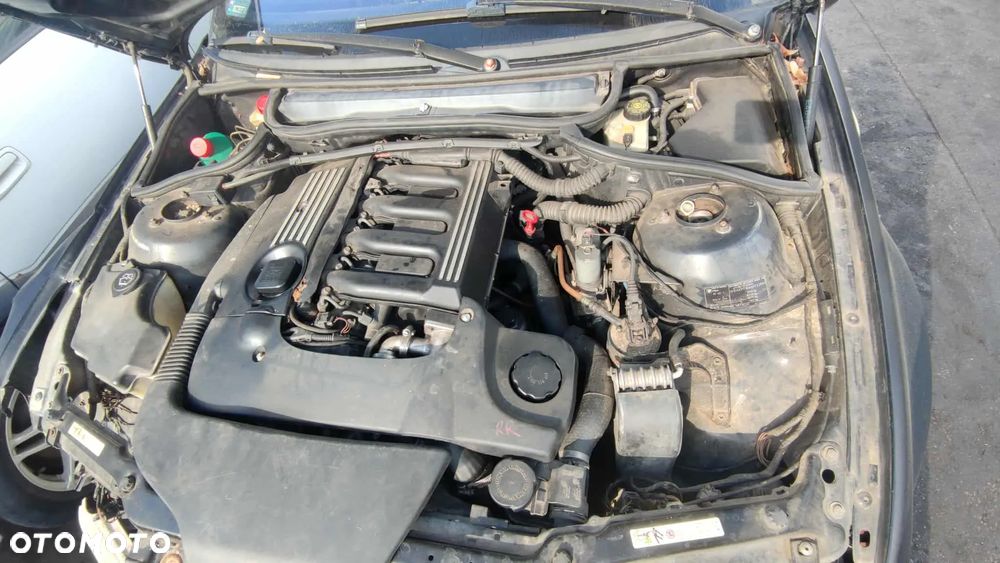 BMW 3 Touring E46 330 xd 2002  3.0 D 184 M57 D30 BLACK SAPPHIRE METALLIC - 5
