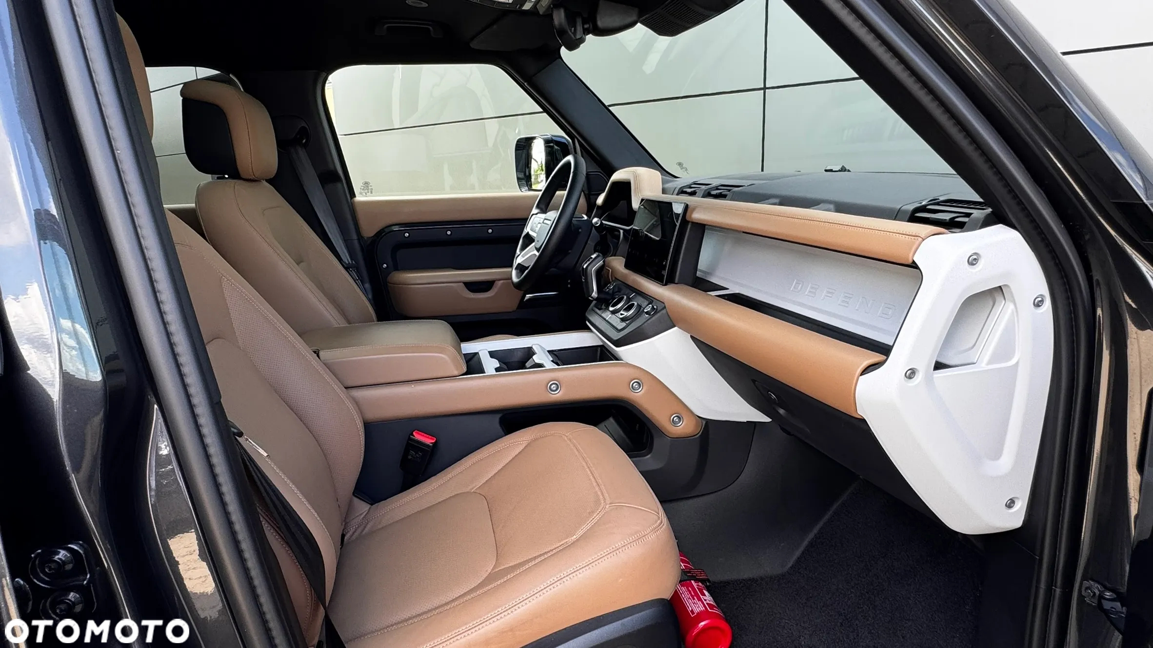 Land Rover Defender - 14