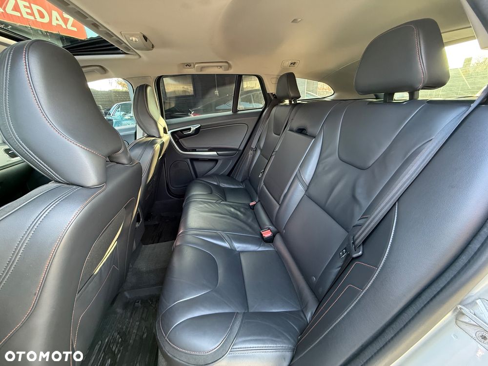 Volvo V60 D4 Drive-E Ocean Race - 16