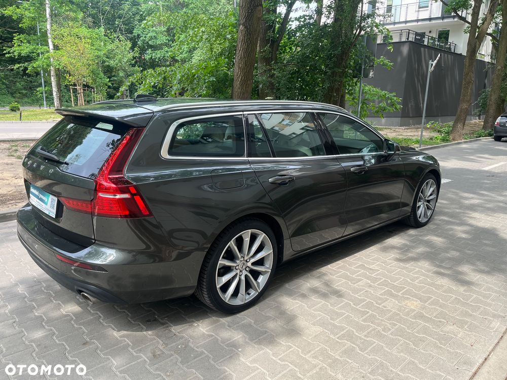 Volvo V60 T4 Momentum Pro - 9