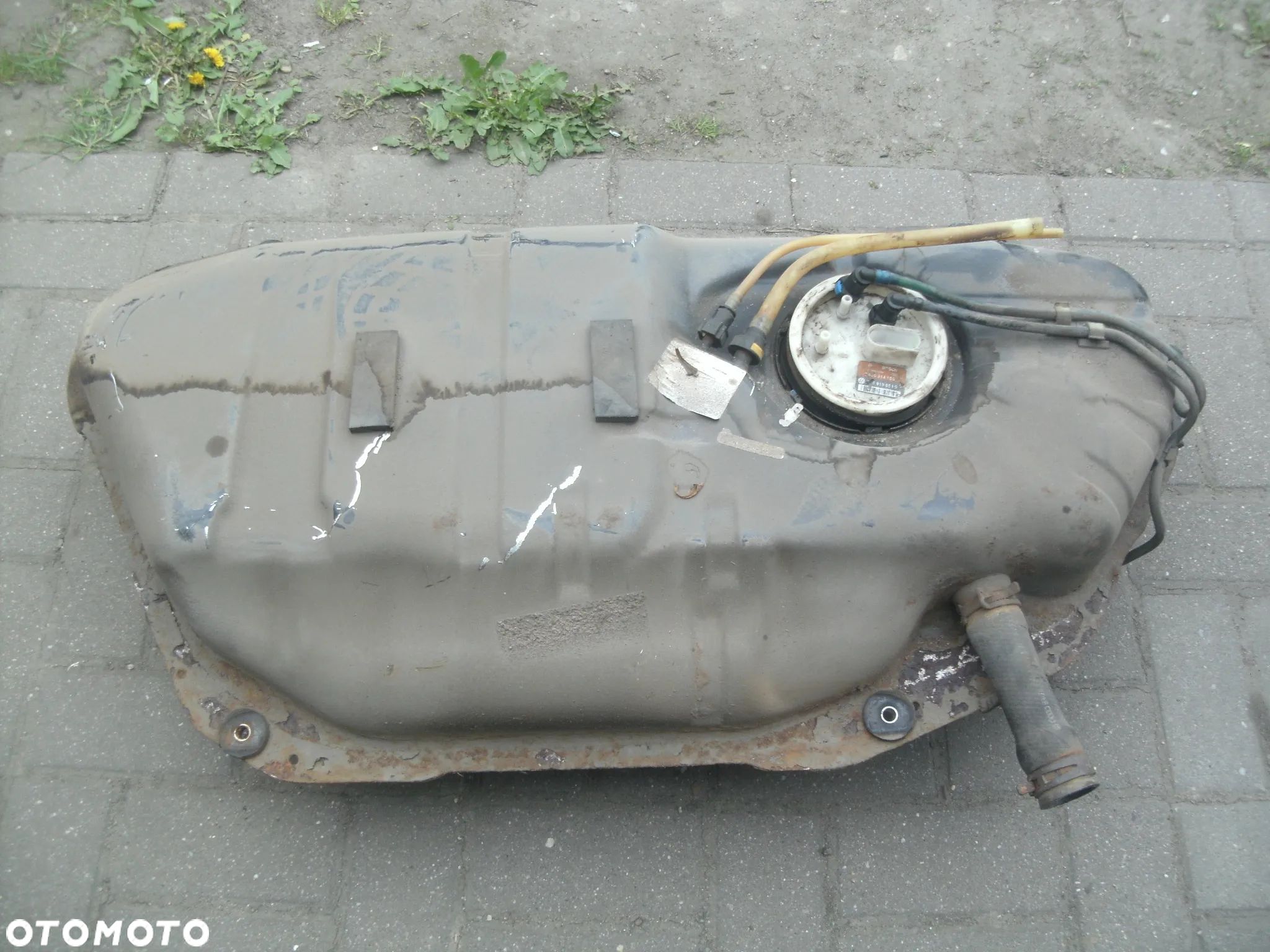 ZBIORNIK PALIWA BAK POMPA VW FOX 03-10 ROK KOMPLET - 1