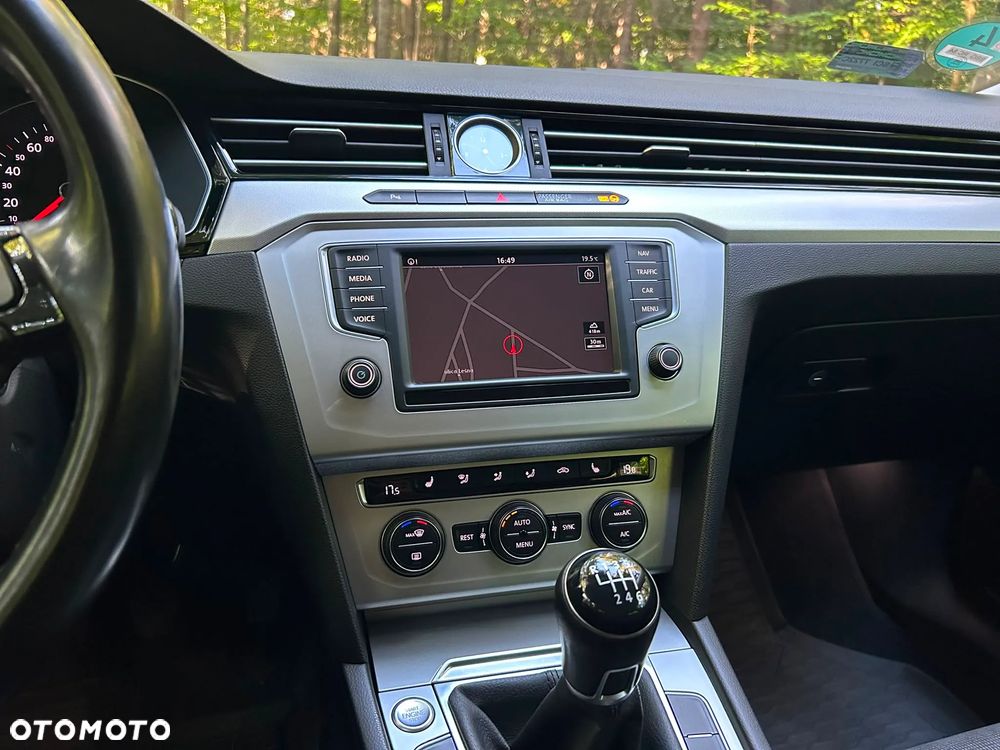 Volkswagen Passat 2.0 TDI BMT Comfortline - 18