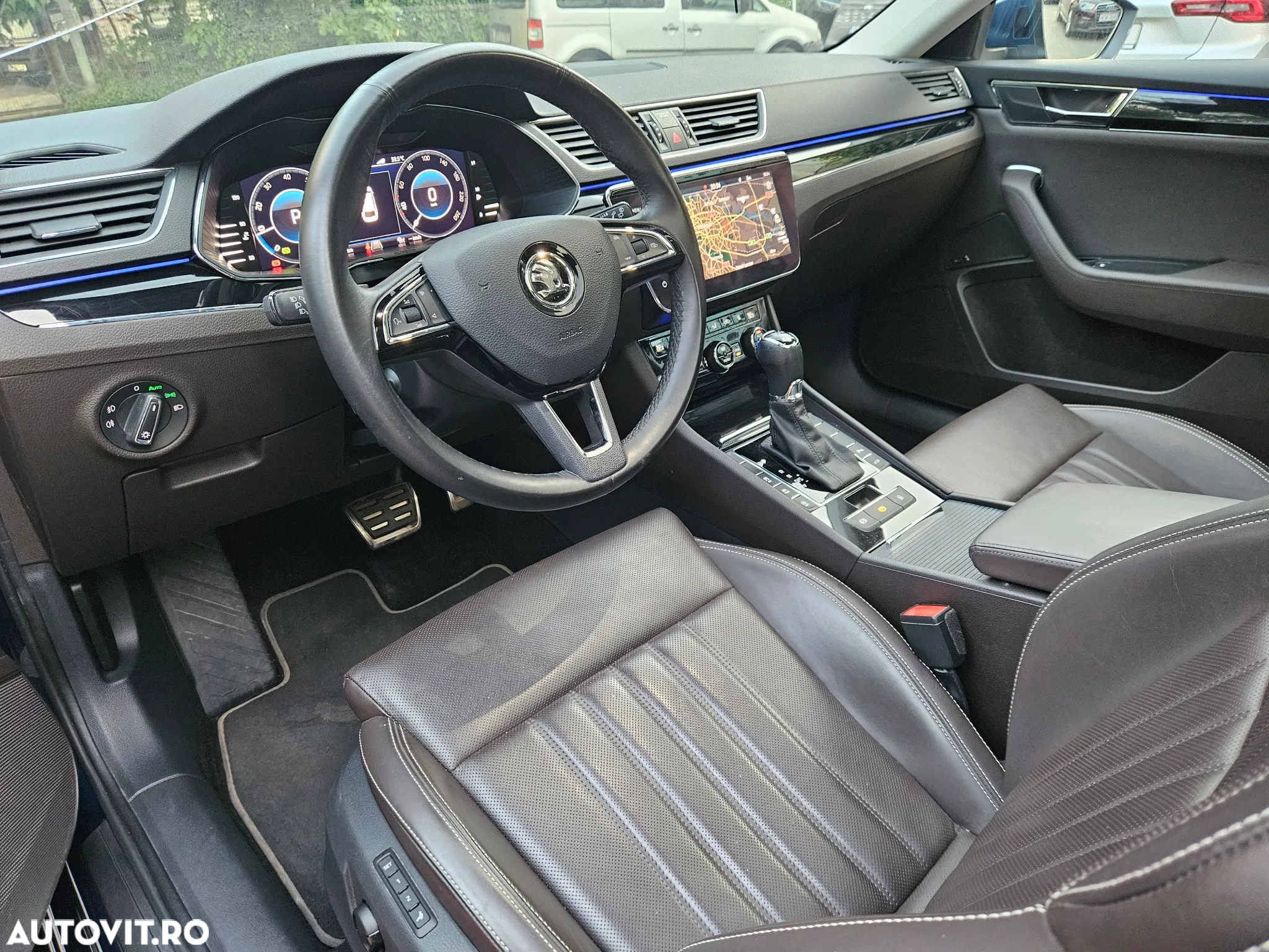 Skoda Superb 2.0 TSI 4X4 DSG Laurin & Klement - 12