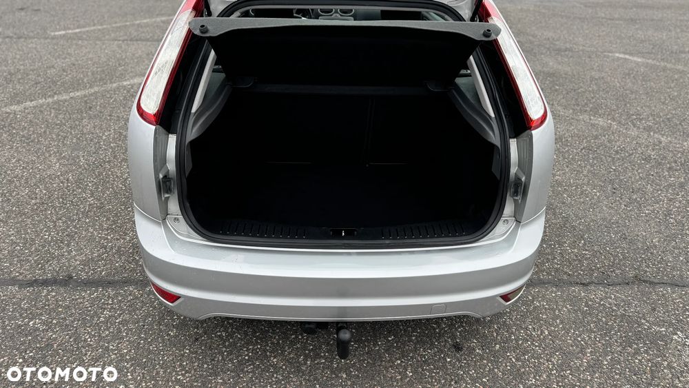 Ford Focus 1.6 16V Style+ - 10