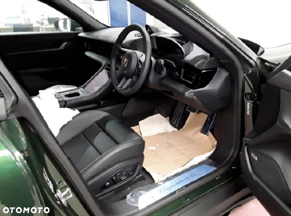 Porsche Taycan 4S - 12