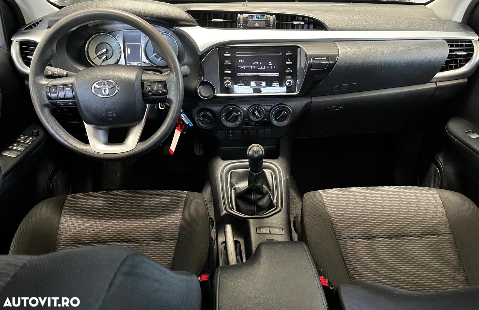 Toyota Hilux 2.4D 150CP 4x4 Double Cab 6MT Comfort - 17