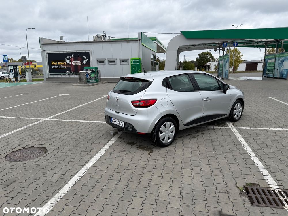 Renault Clio 1.2 16V Business - 12