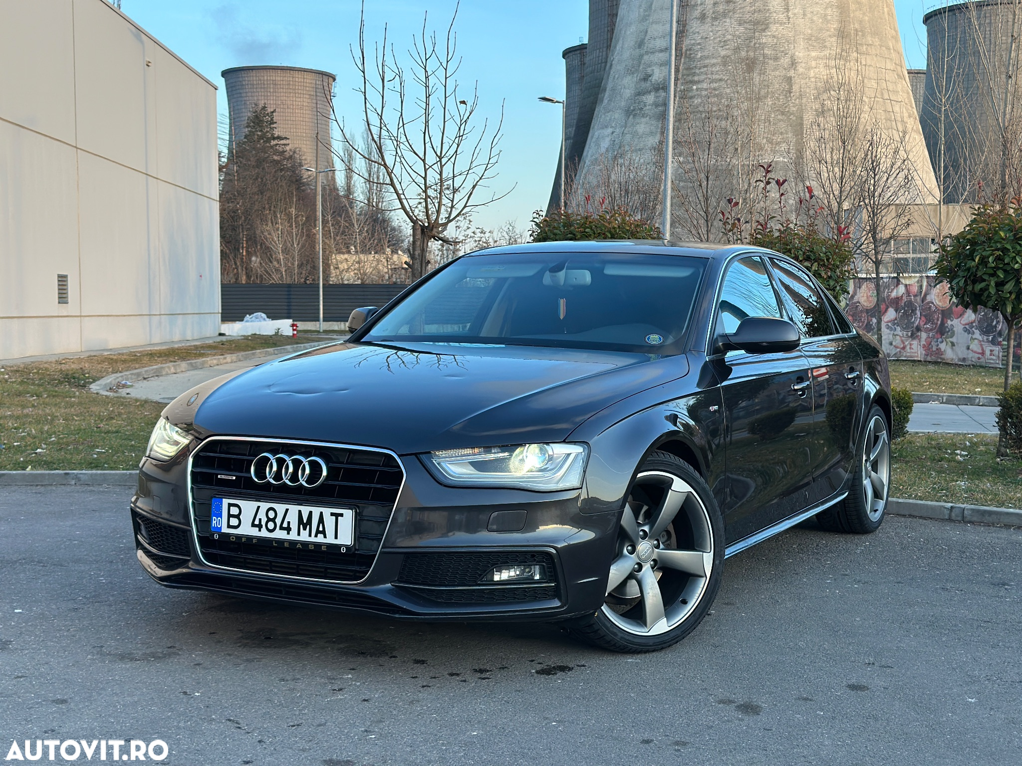 Audi A4 2.0 TDI DPF quattro S line Sportpaket - 2