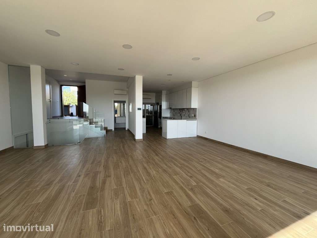 Moradia T3 de Luxo com Piscina e Jardim - Algarve - Grande imagem: 3/53