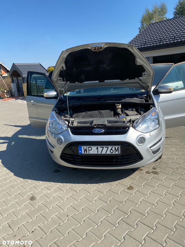Ford S-Max - 17