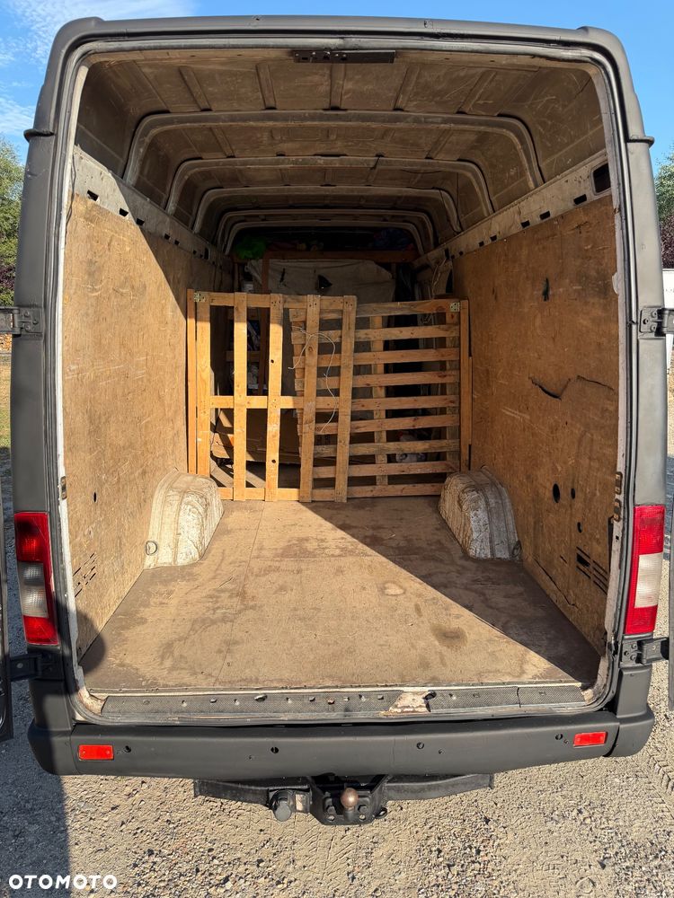 Mercedes-Benz Sprinter - 12