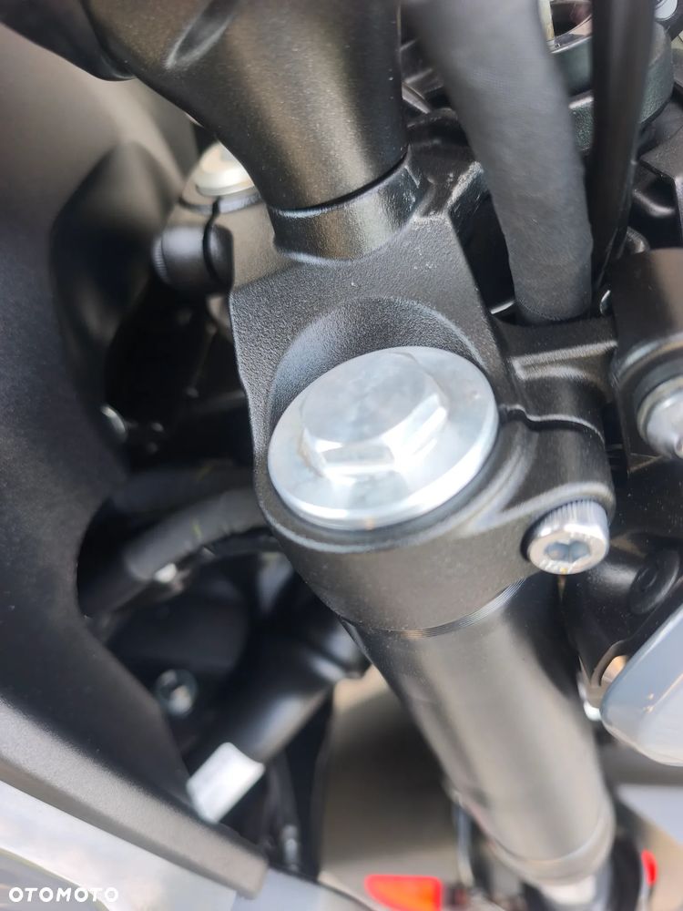 Yamaha MT - 27