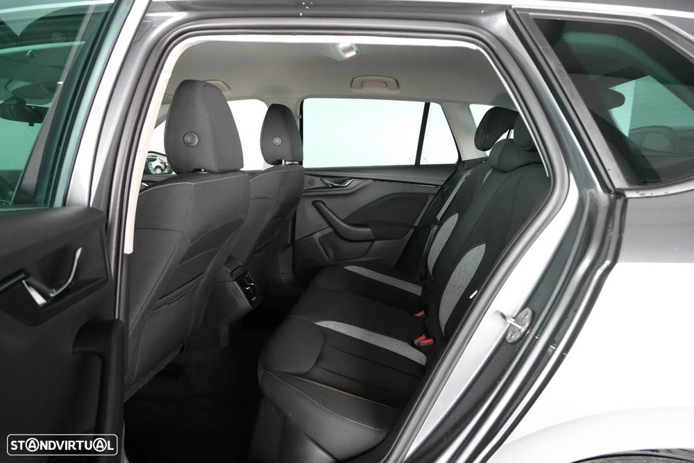 Skoda Kamiq 1.0 TSI Style DSG - 36