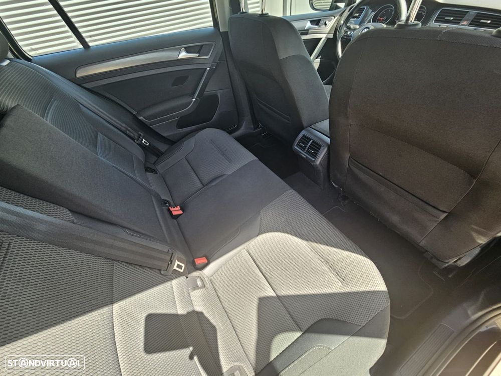 VW Golf Variant 1.6 TDi Confortline - 24