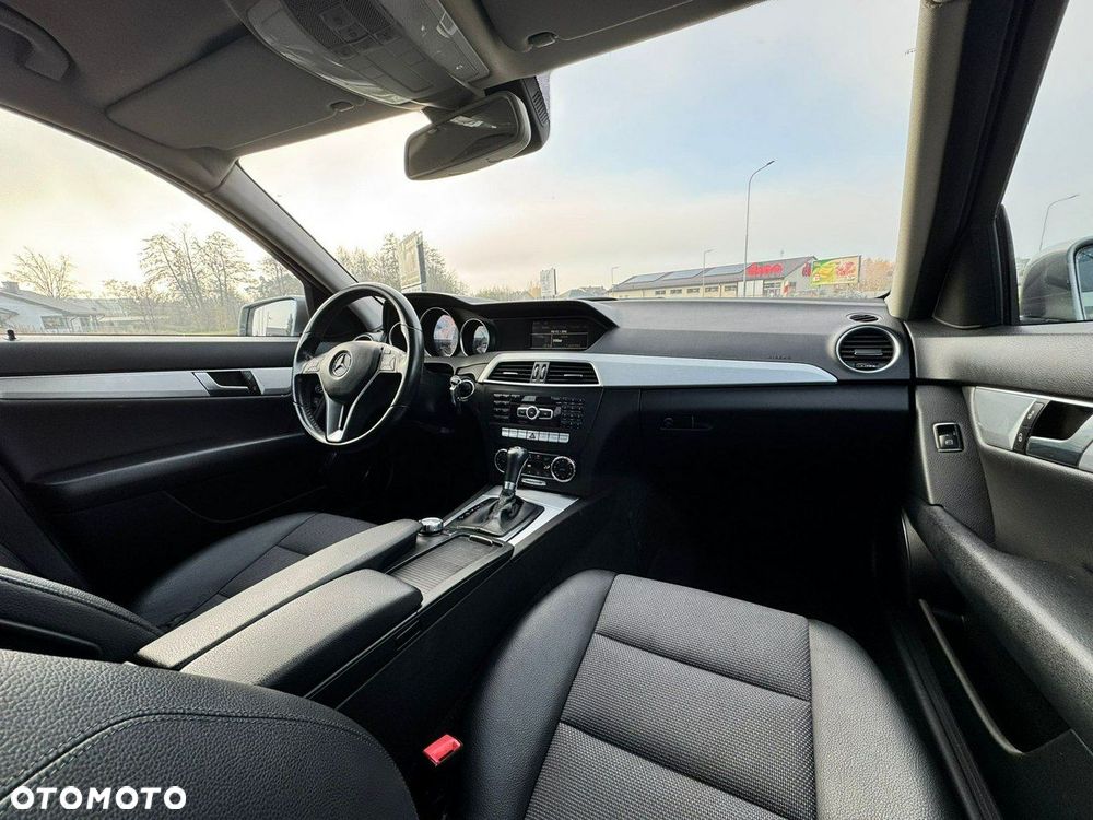 Mercedes-Benz Klasa C 180 CDI 7G-TRONIC Avantgarde Edition - 26