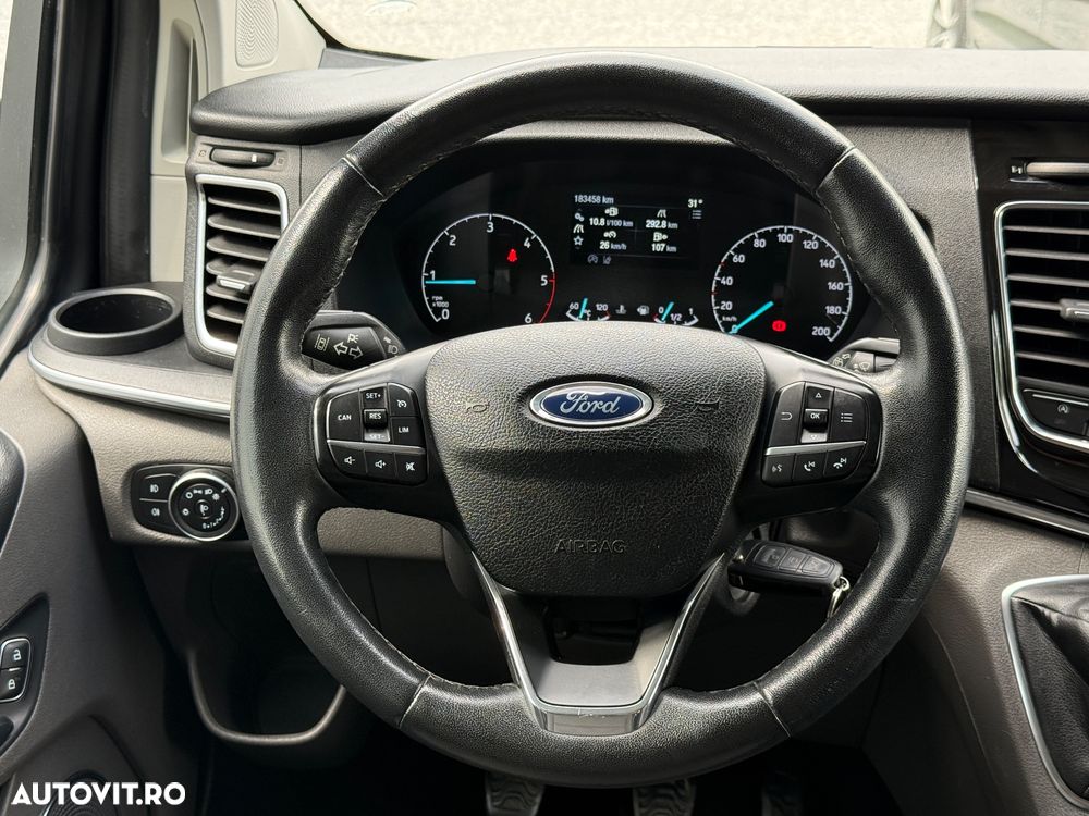 Ford Tourneo Custom - 22