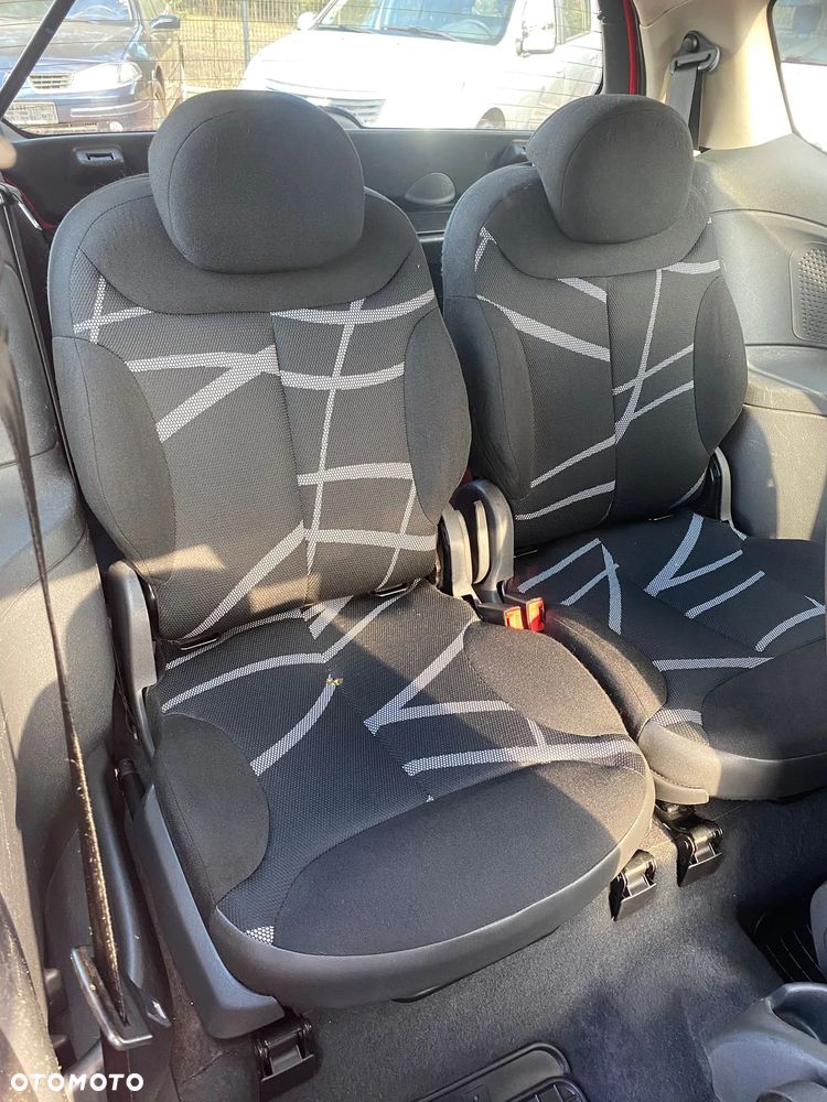 Citroën C2 1.4 VTR - 13