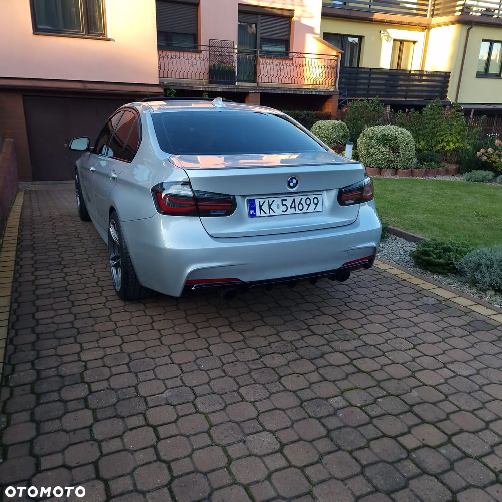 BMW Seria 3 330i xDrive M Sport - 5