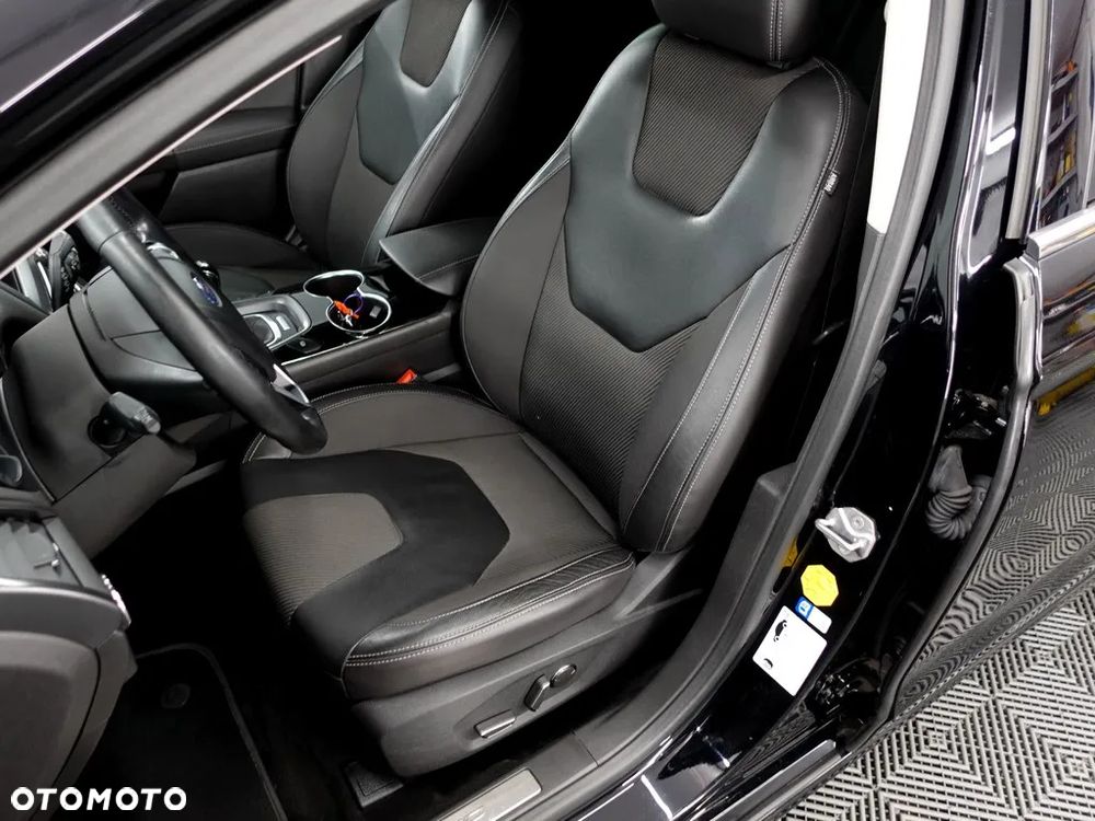 Ford Mondeo 2.0 TDCi Titanium - 12
