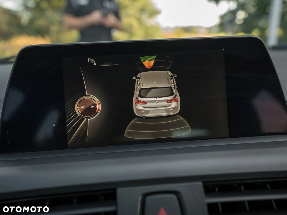 BMW Seria 1 120i Sport Line - 36