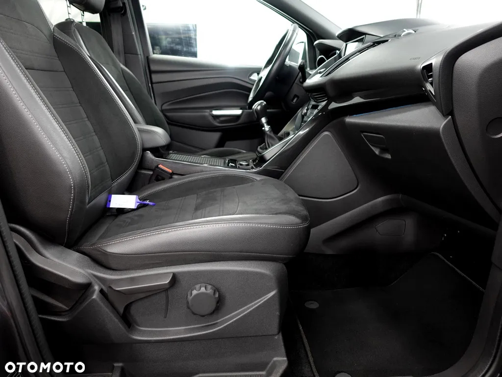 Ford Kuga 2.0 TDCi AWD ST-Line Black - 14