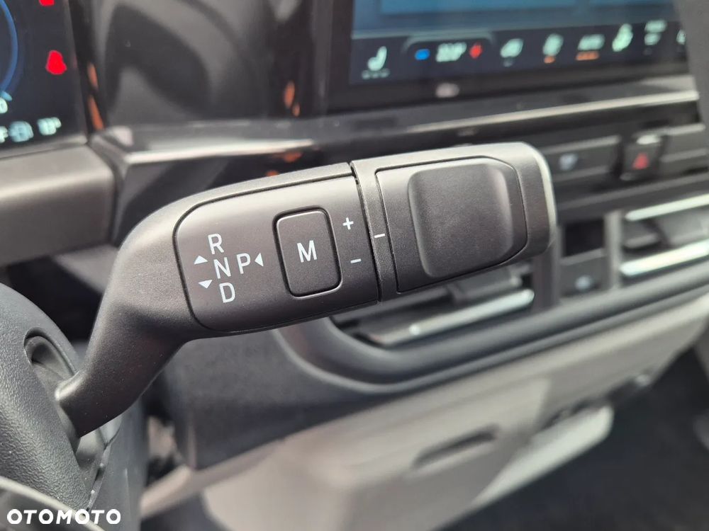 Ford Tourneo Custom - 14