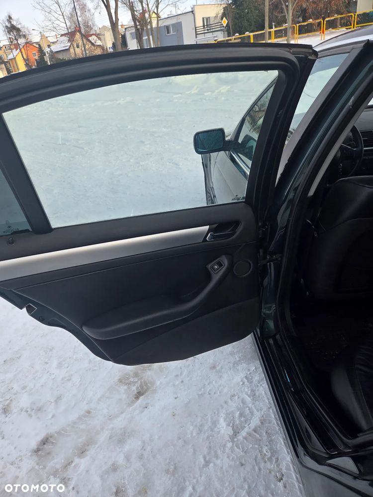 BMW Seria 3 330d - 25