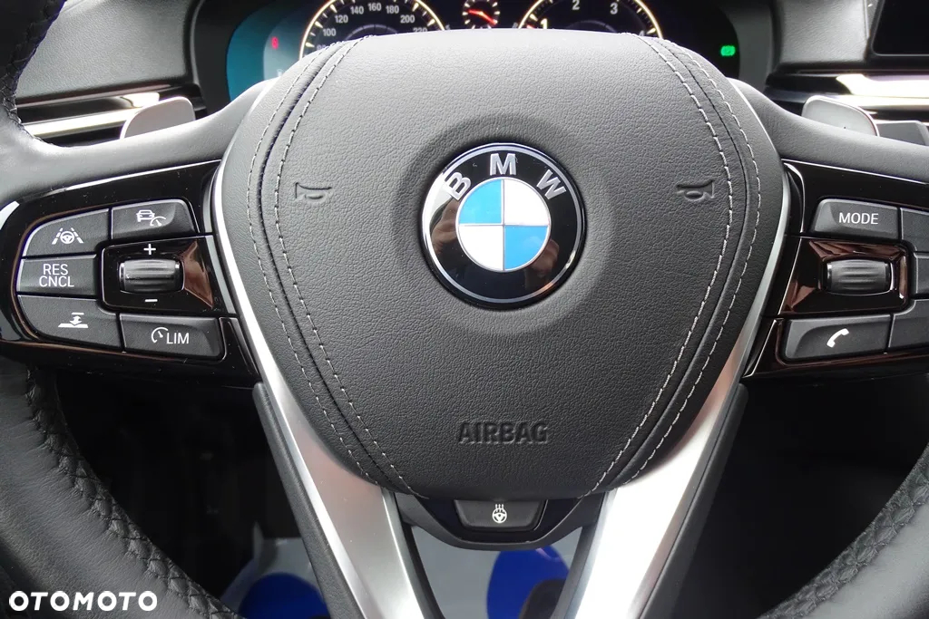 BMW Seria 5 520d xDrive Sport Line sport - 28