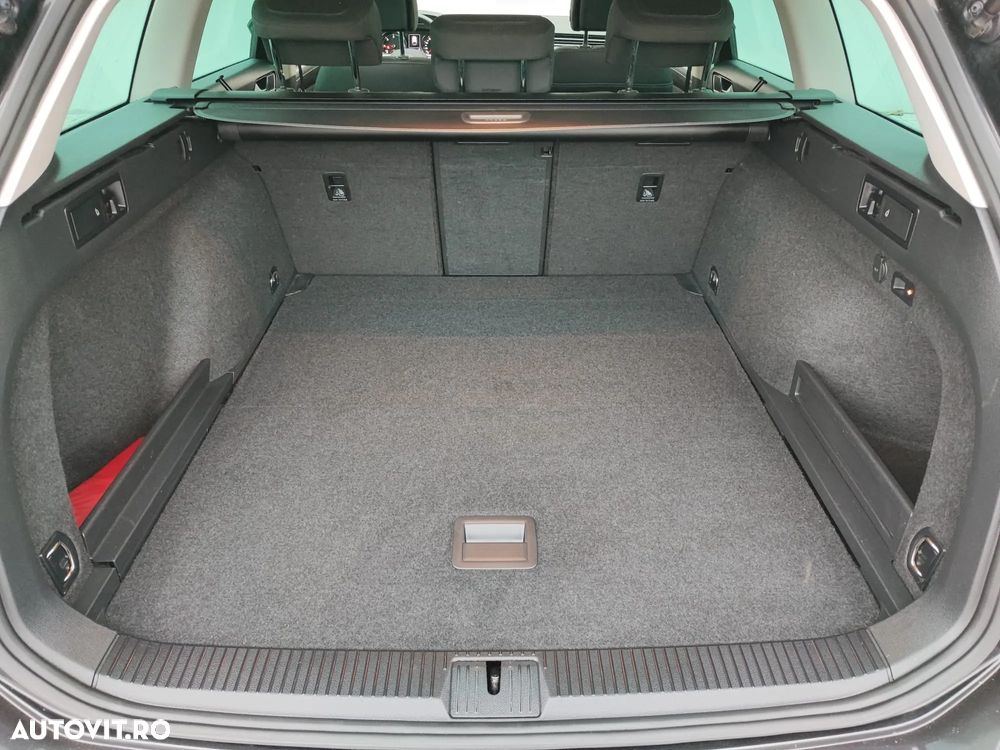 Volkswagen Passat Variant 2.0 TDI SCR DSG Business - 22